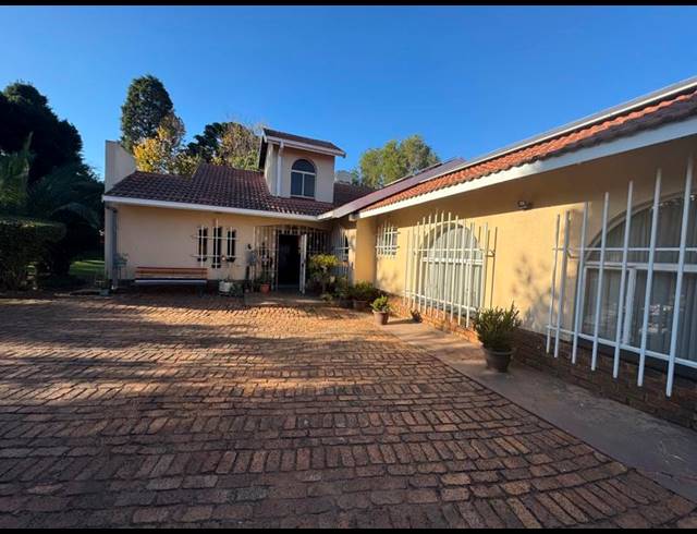 4 BEDROOM HOUSE FOR SALE IN GHOLFSIG